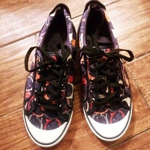 (sold) WOMEN'S COACH CAP TOE SNEAKERS SIZE 9